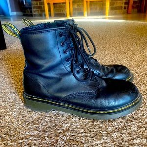 Doc Martins size US M 5. Fits size 5 1/2 -6 women